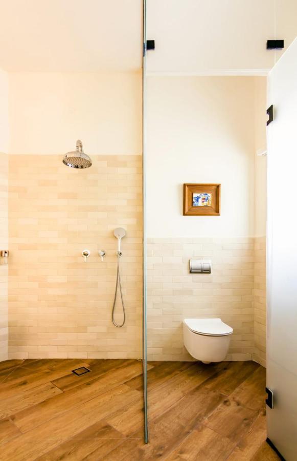 Jabotinsky 37 Bed and Breakfast Zikhron Ya'akov Exteriör bild